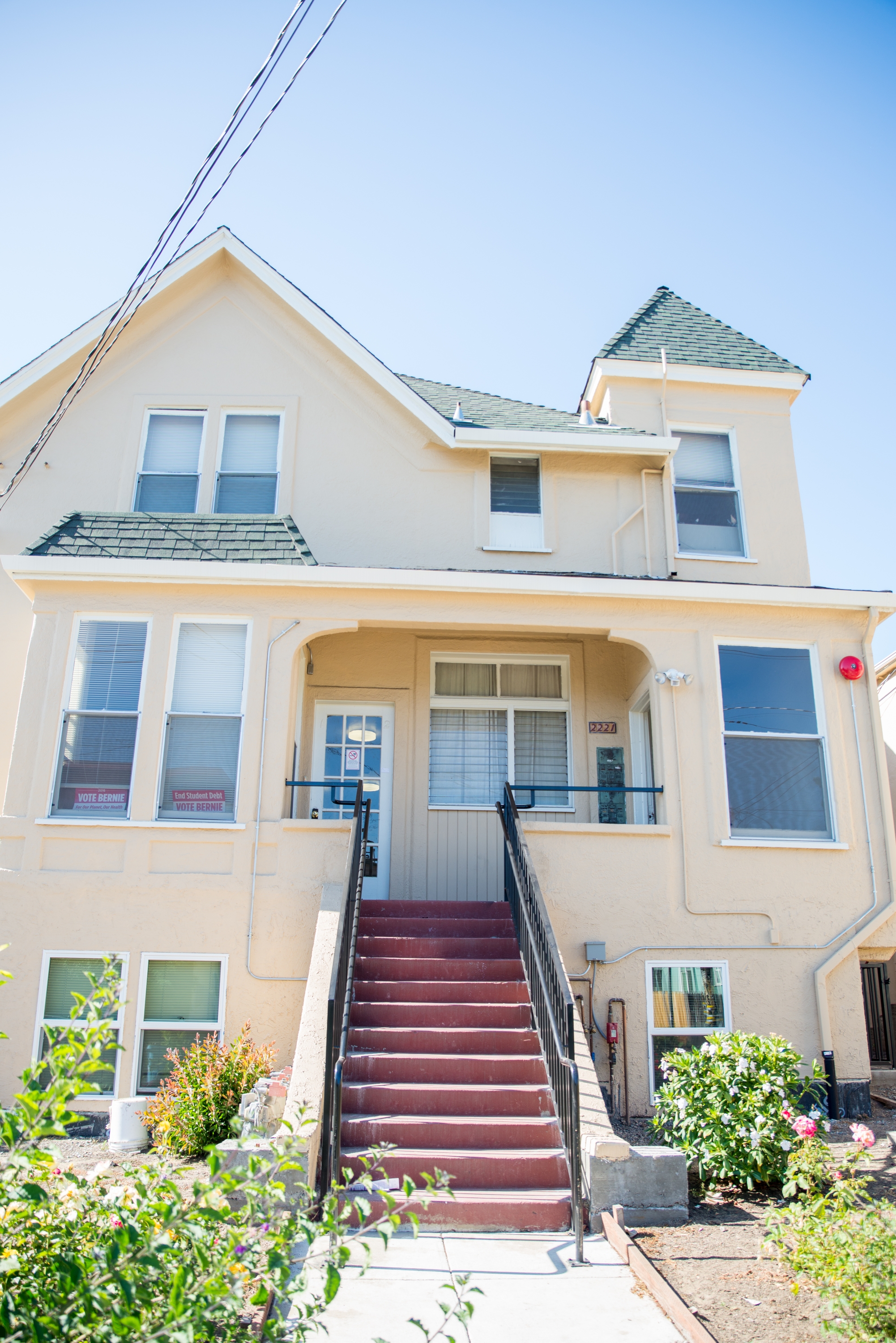 2221 Dwight Way #4