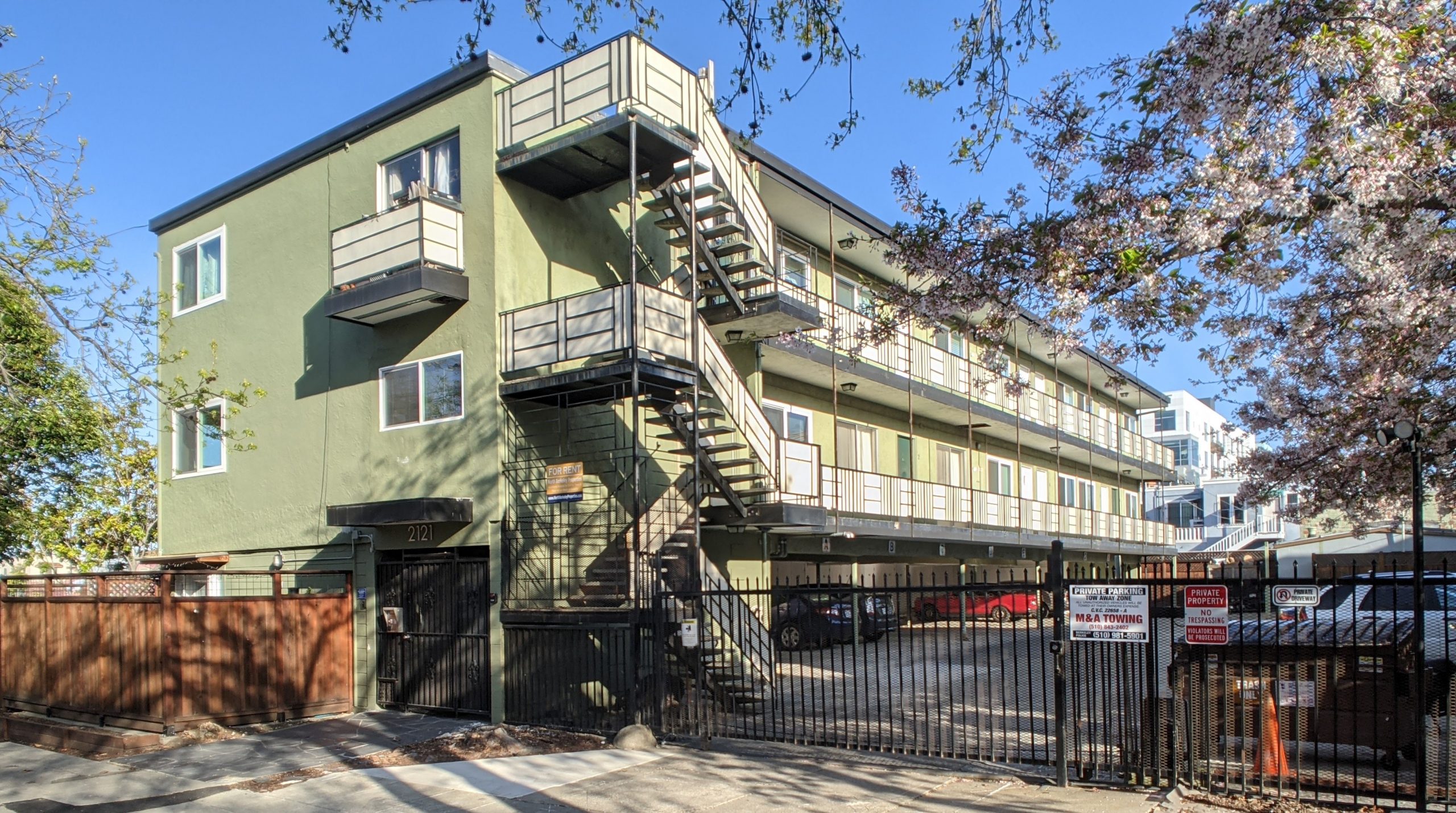 2121-2123 Blake Street - 3