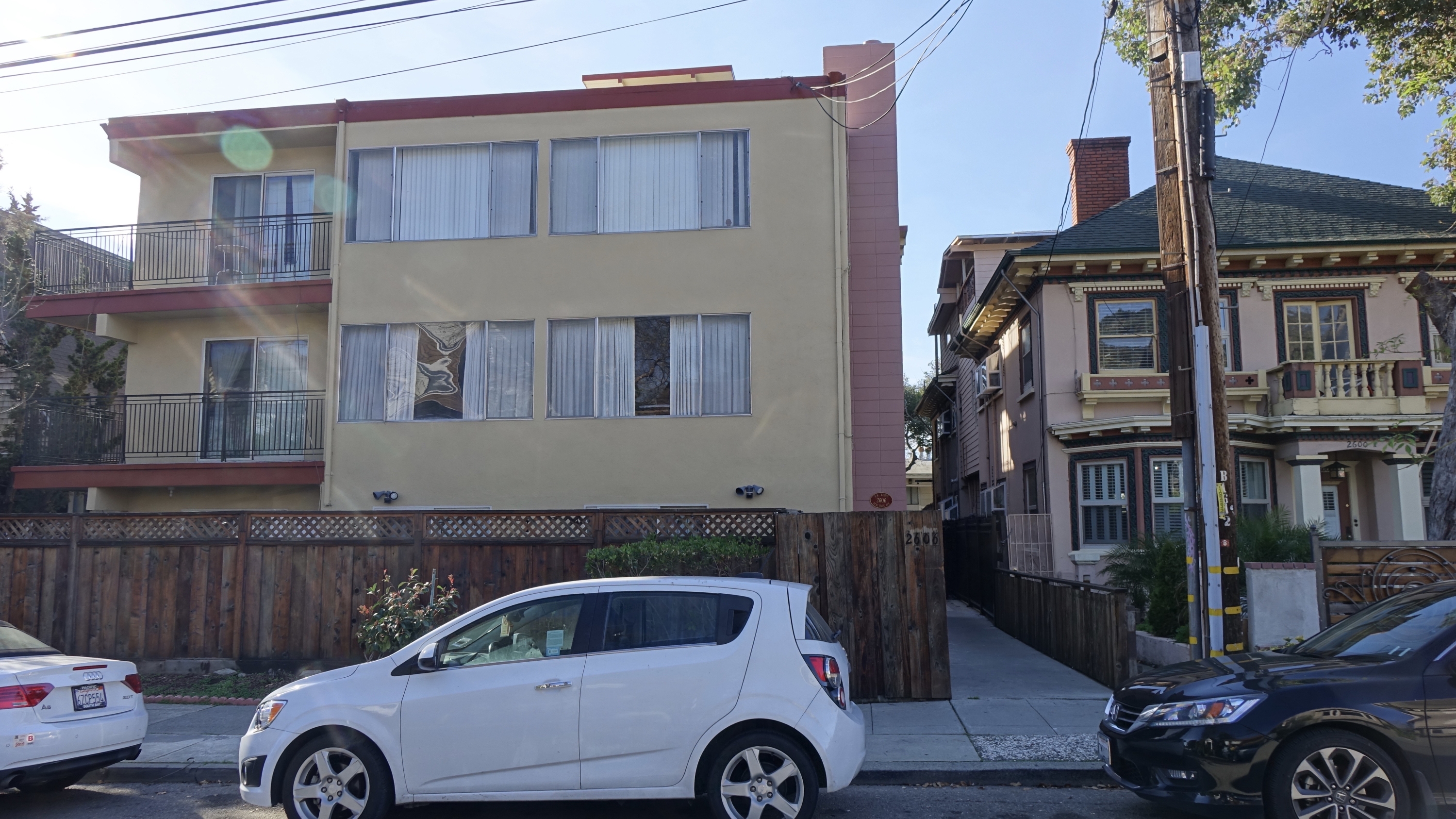2606 Benvenue Avenue - 304